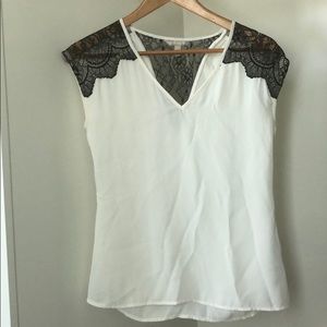 Sleeveless blouse